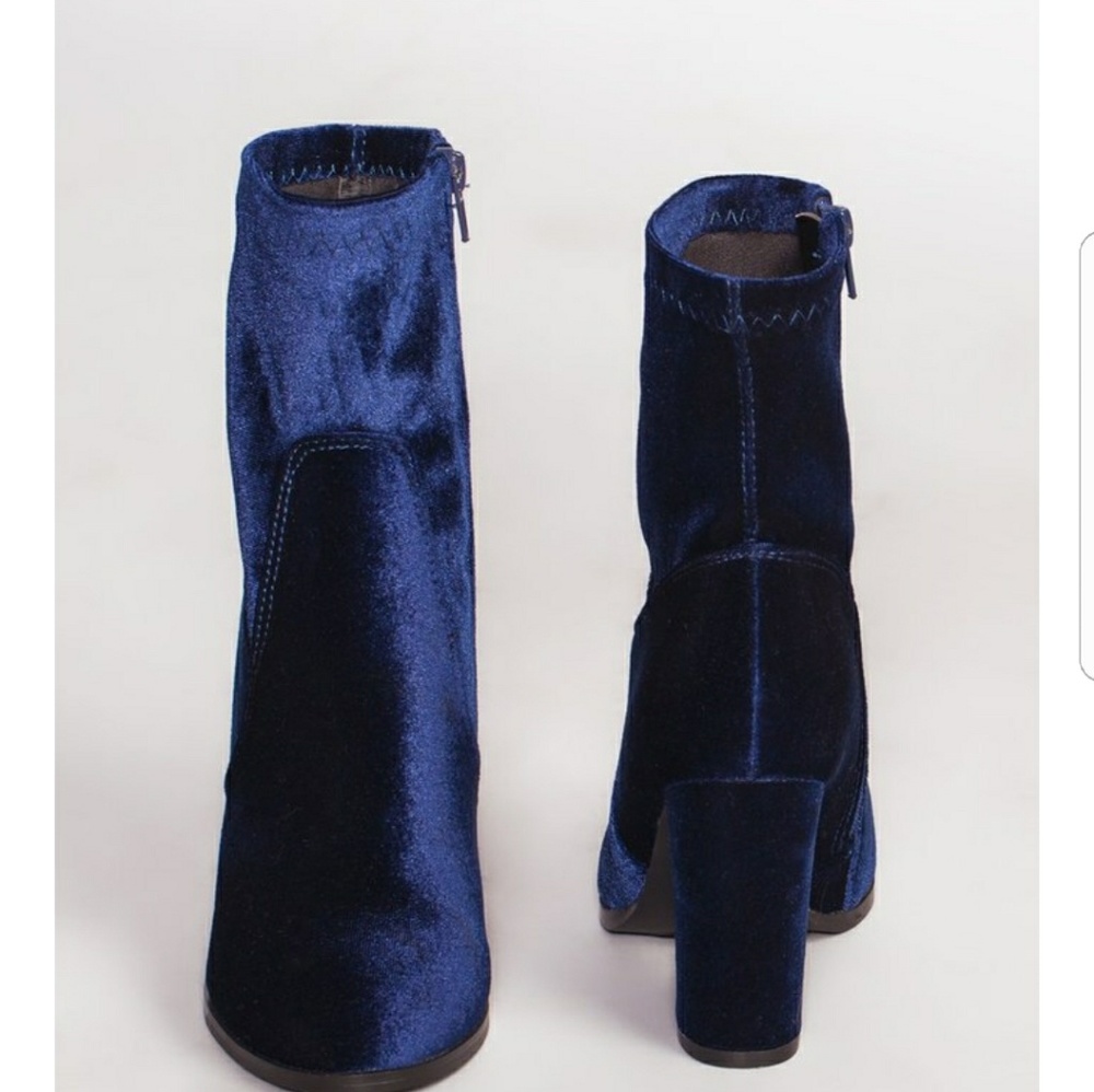 ISELIN Navy Blue Velvet Booties - Picture 2 of 5
